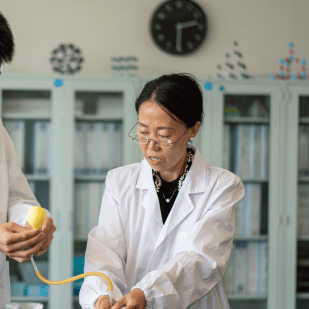 我们的双语教师 | 广州市番禺区诺德安达学校 - 03 Feature Cards Tabs